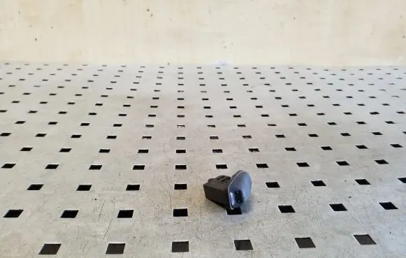 Windshield washer spray nozzle