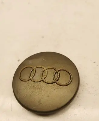 Audi A4 S4 B5 8D Original wheel cap 8D0601170