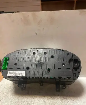 Volkswagen Polo IV 9N3 Speedometer (instrument cluster) 6Q0920800P 110080124023