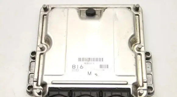 Mitsubishi Space Star Engine control unit/module 8200429270