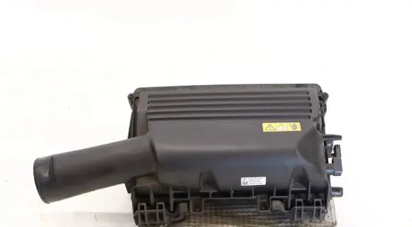 Mercedes-Benz C W205 Air filter box cover 2740900201