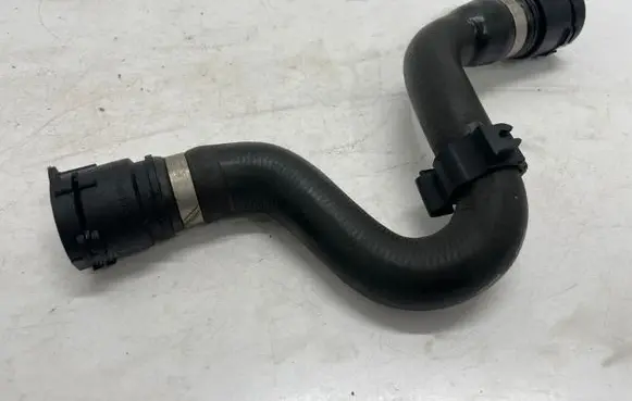 Opel Insignia B Engine coolant pipe/hose 39087133