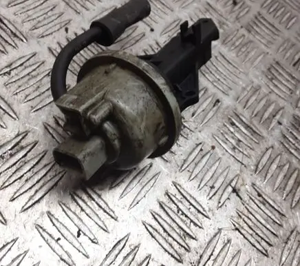 Vacuum valve