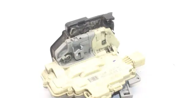Audi Q7 4L Coupe door lock (next to the handle) 3C2837015A