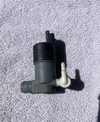 Nissan Qashqai Windscreen/windshield washer pump 28920BU010