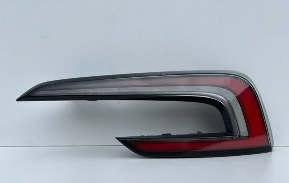 Mazda 3 Tailgate rear/tail lights CN00000793B 1691500-00-F 1691500