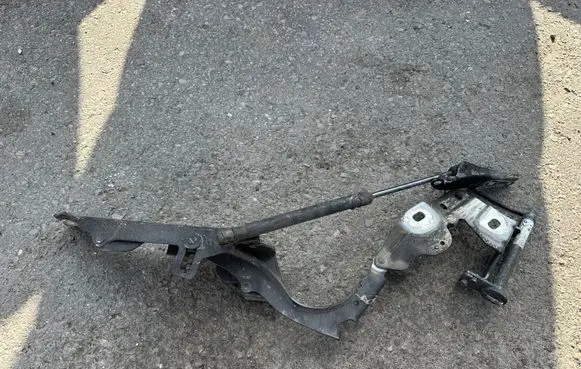 BMW 2 F45 Engine bonnet/hood hinges 7300521 ES03 150715