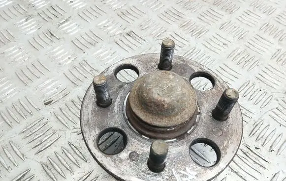 Honda Fit Rear wheel hub
