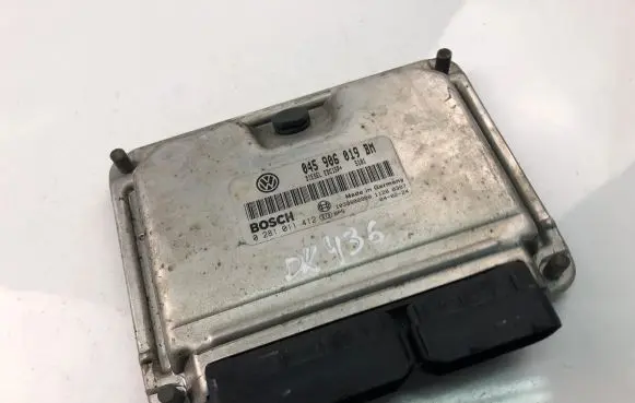 Volkswagen Polo Engine control unit/module ECU 045906019BM 0281011412