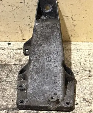 BMW 3 E46 Engine mounting bracket 6750853 22116750853