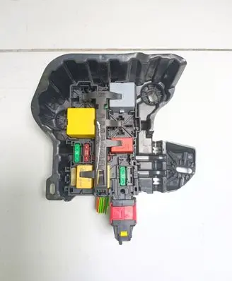 Peugeot 208 Fuse module 453141204 9672641980