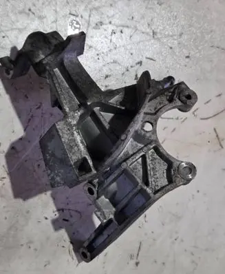Ford Grand C-MAX Generator/alternator bracket FM5Q9B470CA