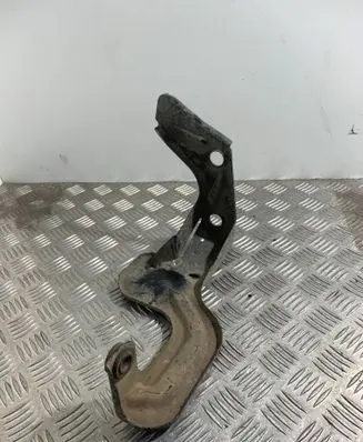 Audi A6 S6 C6 4F Intercooler pipe mounting bracket 4F0145814G