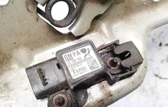 Opel Zafira B Airbag deployment crash/impact sensor 13158750 fa004035000