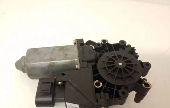 Audi A3 S3 8L Front door window regulator motor 05071940 119024113