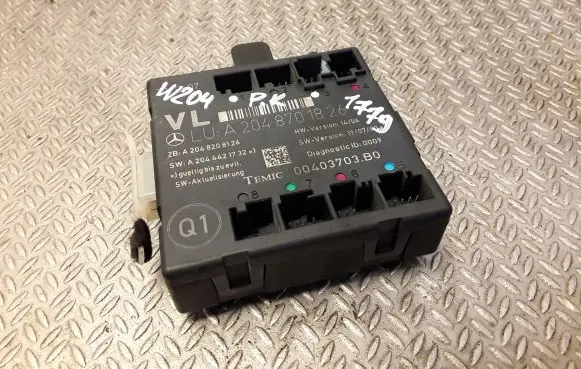 Mercedes-Benz C W204 Door control unit/module 2048701826 A2048701826