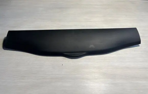 Renault Kadjar Tailgate trim 909047230R