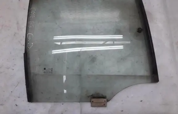 Opel Omega B1 Rear door window glass 
