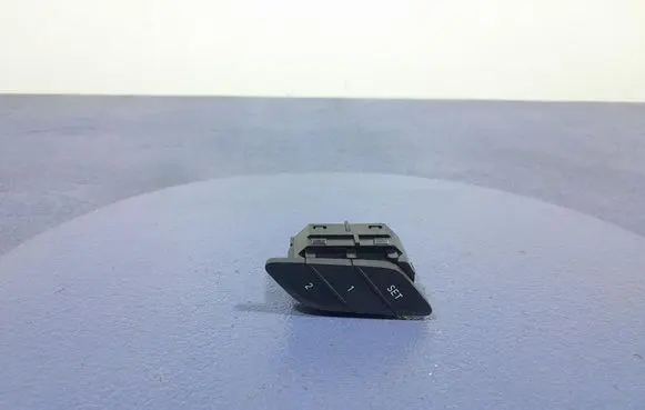 Alpine B3 B4 B5 B6 E90 E91 E92 E93 Seat heating switch 7937969