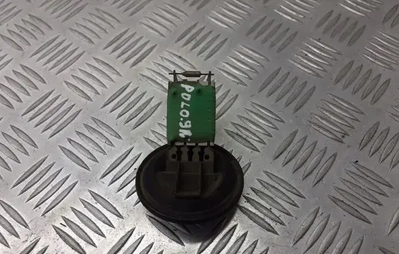 Volkswagen Polo IV 9N3 Heater blower fan relay BRAK