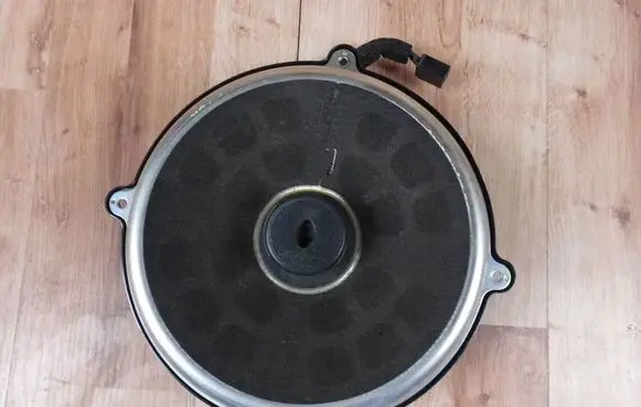 Mazda 3 II Subwoofer speaker GS1F66960