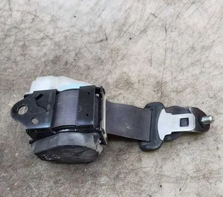 Citroen C-Crosser Middle seatbelt (rear) 6065535