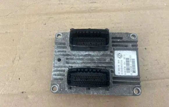 Fiat 500 Engine control unit/module ECU 51903153 9LWB15T3M 0097068