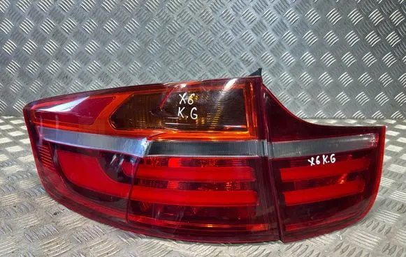 Rear/tail lights