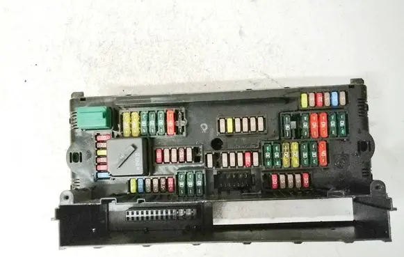BMW 5 GT F07 Fuse box set 317033442 3-1703344-2