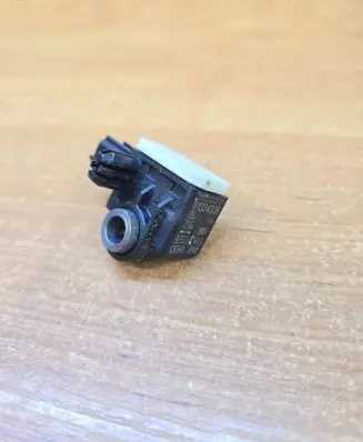 Volvo S60 Airbag deployment crash/impact sensor 31334336 C83HA