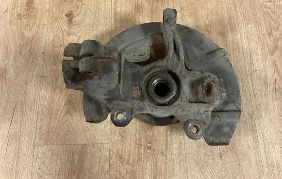 Volvo V70 Front wheel hub 