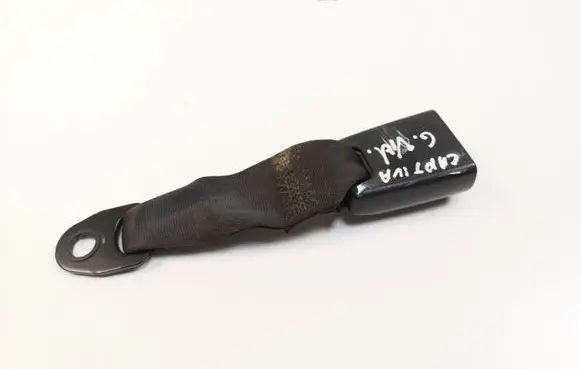 Chevrolet Captiva Middle seatbelt buckle (rear) 
