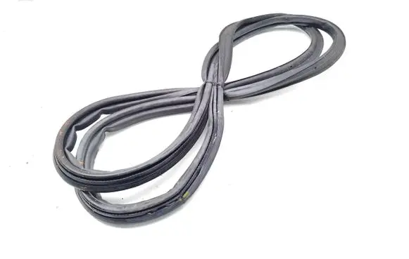 Opel Mokka B Trunk rubber seal (body) 