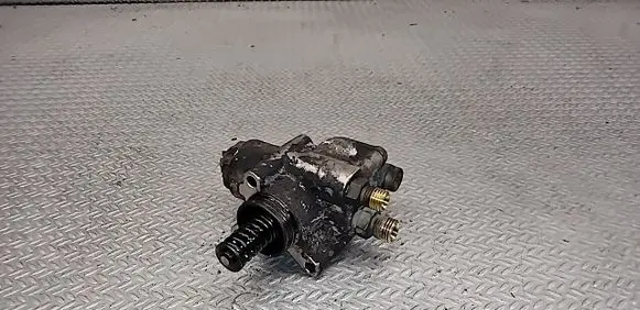 Audi A6 S6 C6 4F Mechanical fuel pump 06E127025G