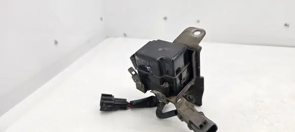 Nissan Almera Combustion control unit/module 476052N300
