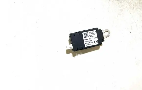 Tesla Model 3 Antenna control unit 109804600c 1098046-00-c