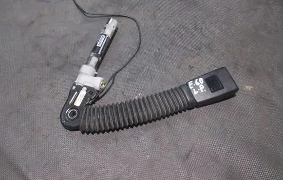 BMW 5 E60 E61 Front seatbelt buckle 7065847