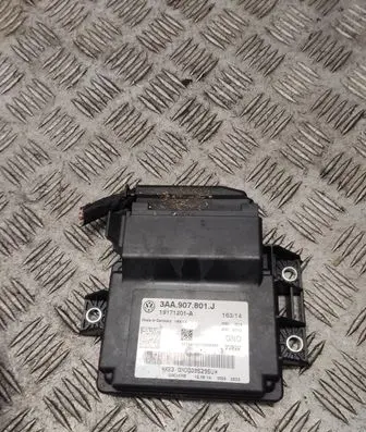 Volkswagen PASSAT CC Hand brake control module 3AA907801J