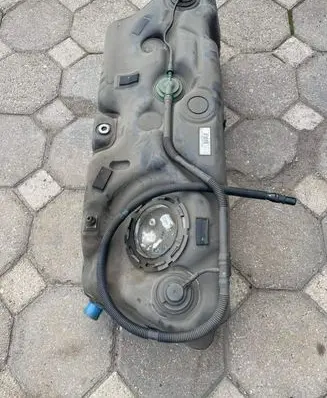 BMW X3 F25 Fuel tank 7279357 3818959