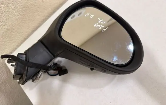 Peugeot 207 Front door electric wing mirror E9014342