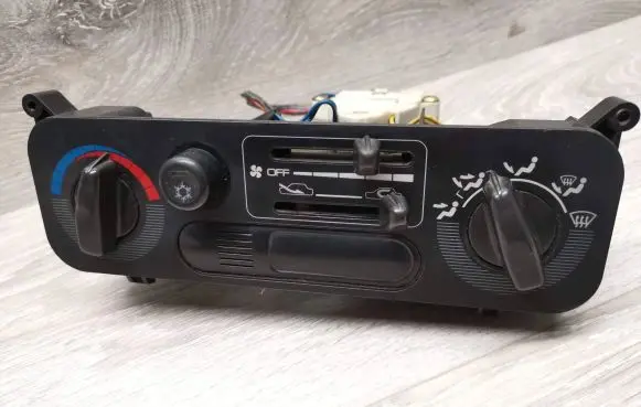Mitsubishi Lancer Climate control unit