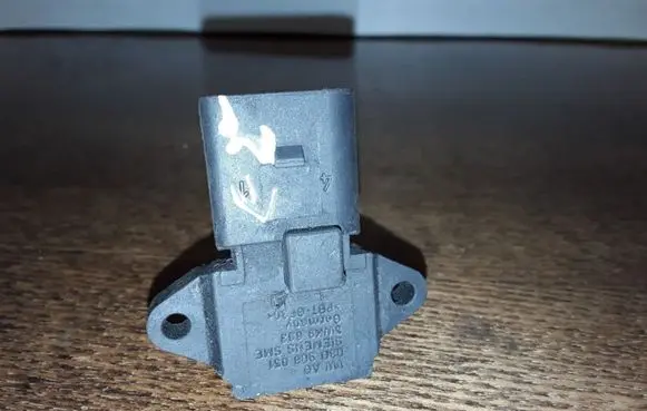 Skoda Fabia Mk1 (6Y) Air pressure sensor 03D906051