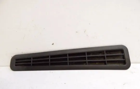 Mercedes-Benz C W202 Quarter panel pressure vent 2026940337