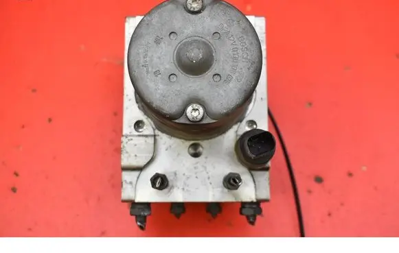 Toyota Avensis Verso ABS Pump 89541-05073