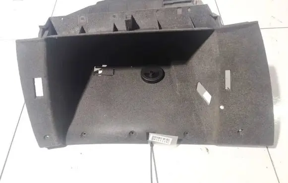 Peugeot 407 Glove box 