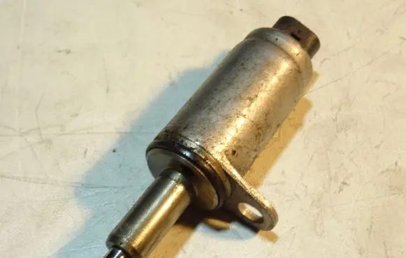 Audi A5 8T 8F Camshaft vanos timing valve 06E103697G