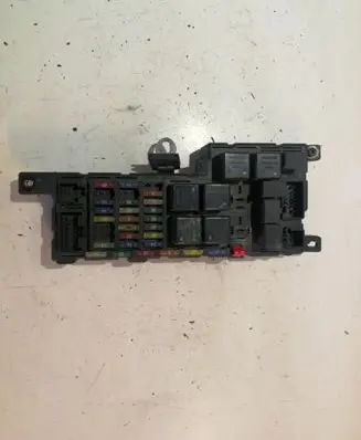 Volvo V70 Fuse module 8645364 518323019