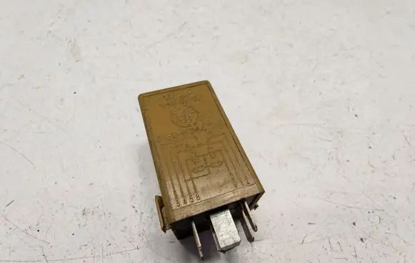 BMW 3 E46 Window wiper relay 61368384505 61368364501