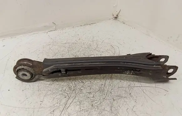 Rear control arm