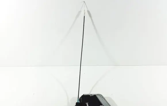 Suzuki Grand Vitara II Rear door lock 6G3117